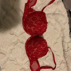 Victoria’s Secret 34D bras